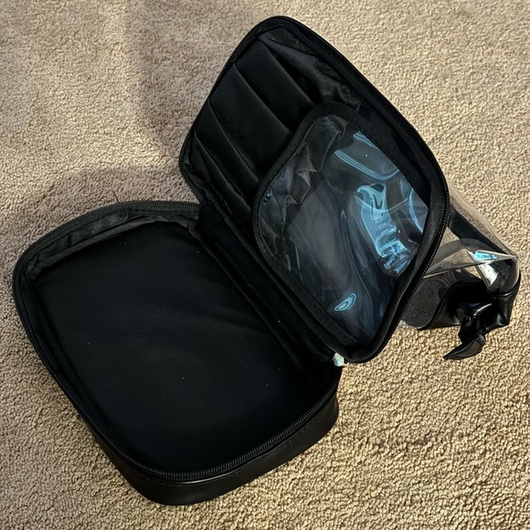 Cosmetic Makeup Bag - Picture 2 of 5